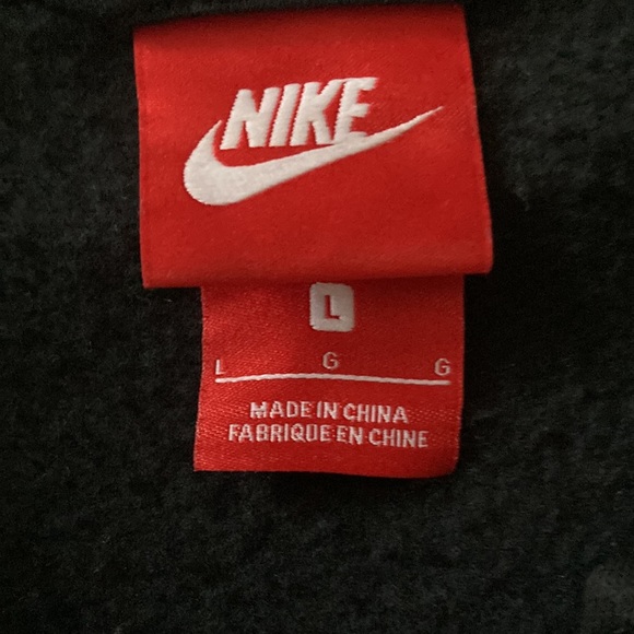 Nike black snap front jacket. 28 inches long - Picture 3 of 7